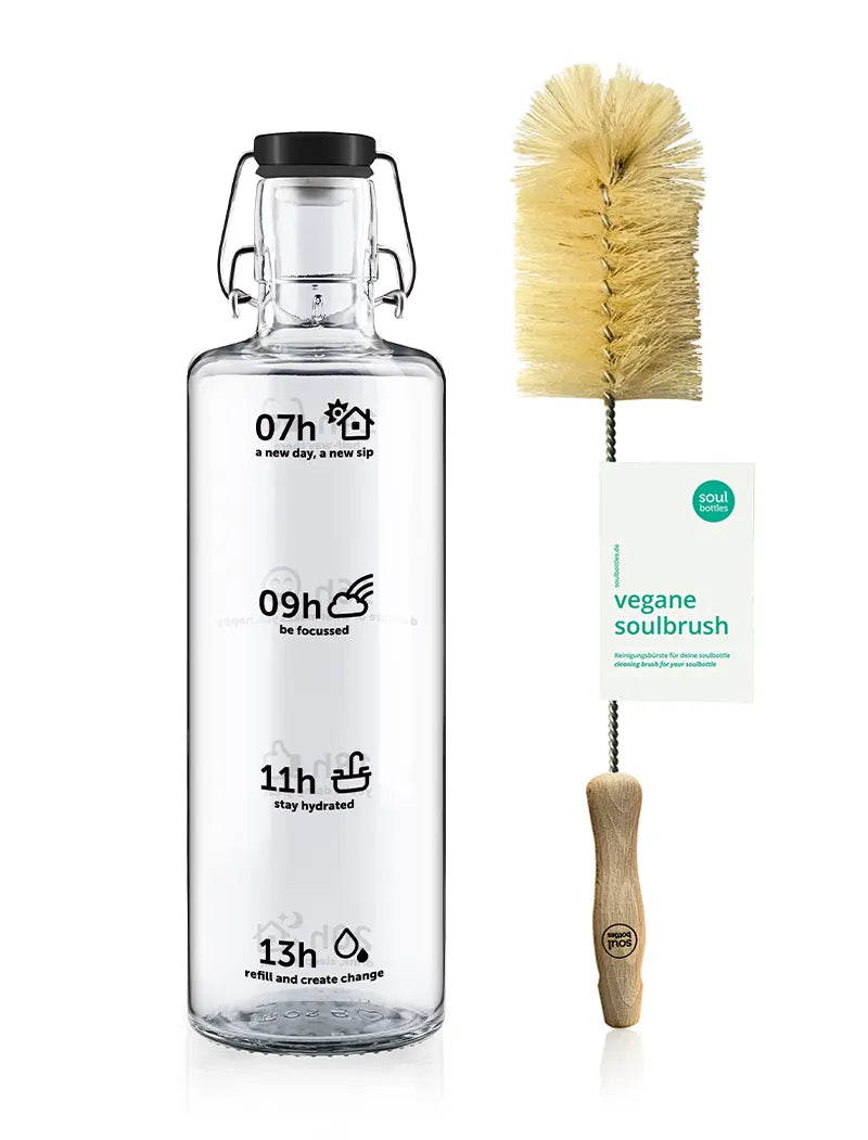 Trinkflaschen Set aus Glasflasche mit Motivationsskala und Flaschenbürste aus Naturfaser