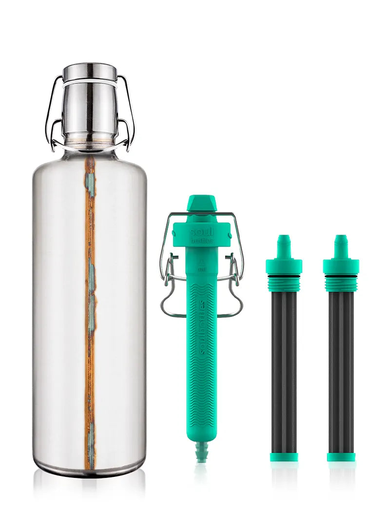 Trinkflasche aus Edelstahl im Used-Look mit Wasserfilter und Ersatzkartuschen